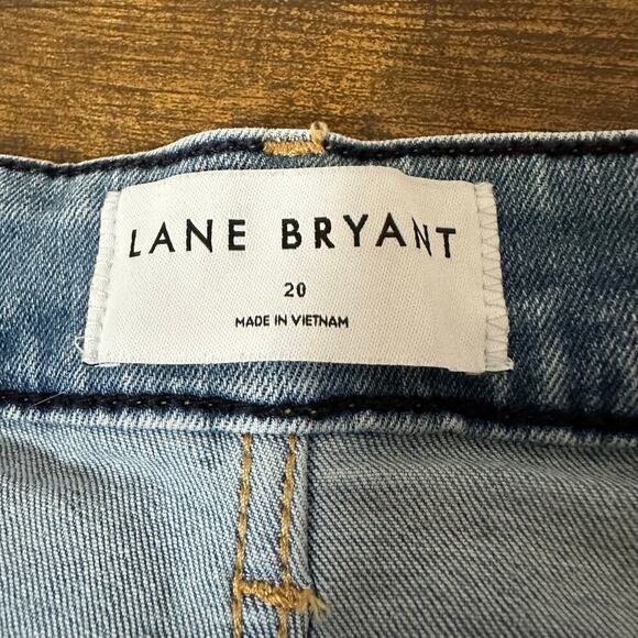 Lane Bryant Signature Fit Boyfriend Capri - Pride Embroidered Light Wash Size 20 - Picture 9 of 12